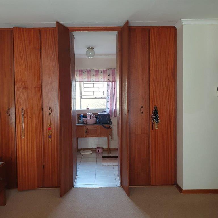 4 Bedroom Property for Sale in Ladybrand Free State